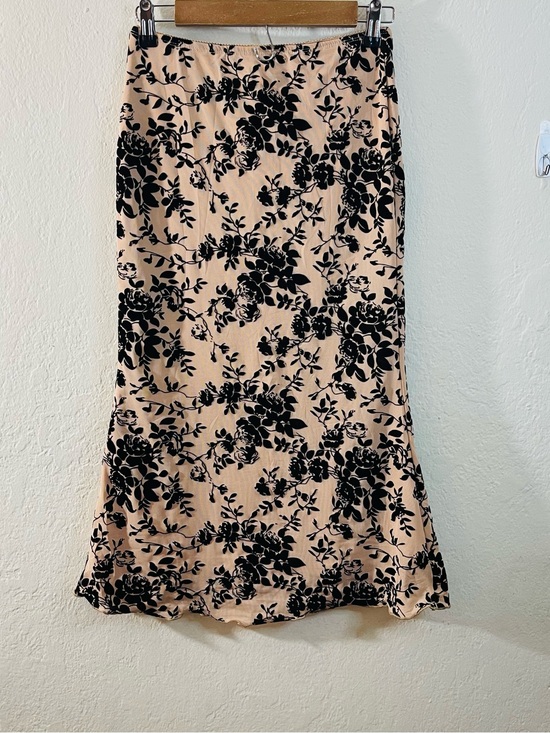 Dresses & Skirts - Blush Floral Skirt with Black Velvet Print Women Size Small Y2K Casual